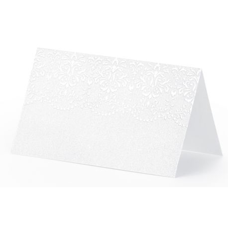 Biela menovka na stôl s perleťovým ornamentom